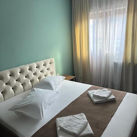 Hotel Freedom&Relax Buzău Exteriér fotografie